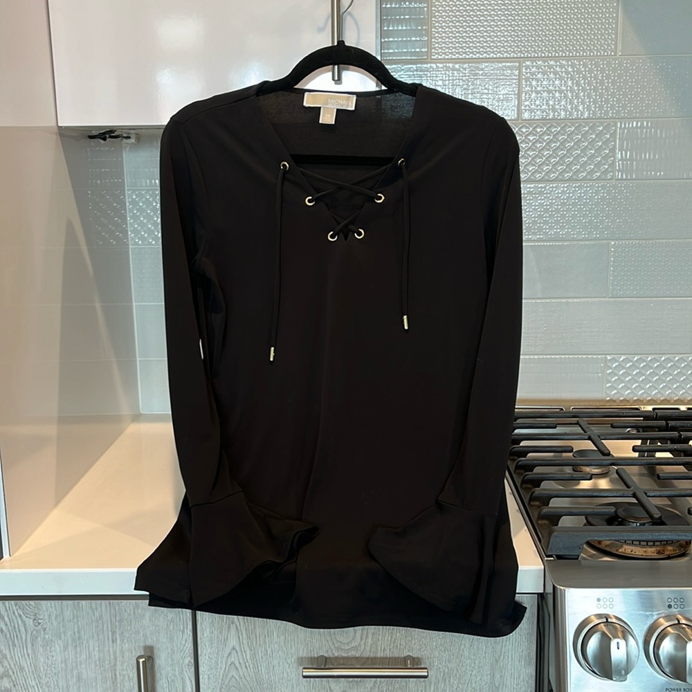 Michael Michael Kors xs black v neck lace up tunic